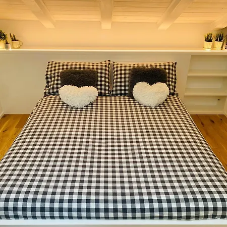 Apartment The Nest Between The Walls Como