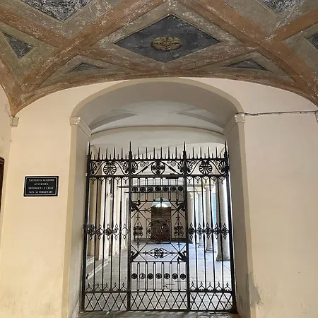 Apartment The Nest Between The Walls Como