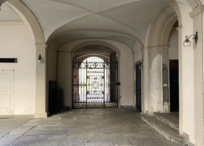 Lägenhet The Nest Between The Walls Como