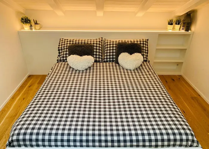 Lägenhet The Nest Between The Walls Como