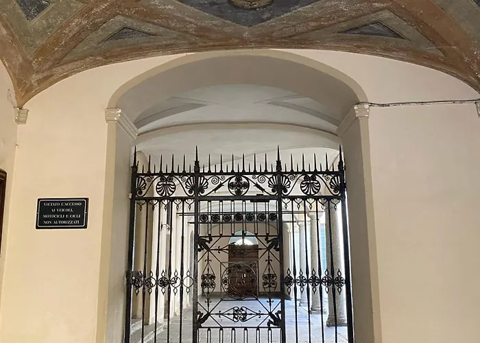 Lägenhet The Nest Between The Walls Como